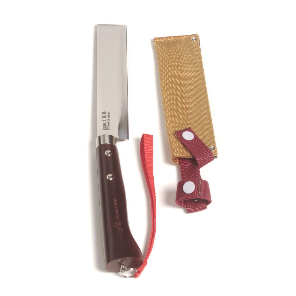 Nisaku Kitchen & hatchet